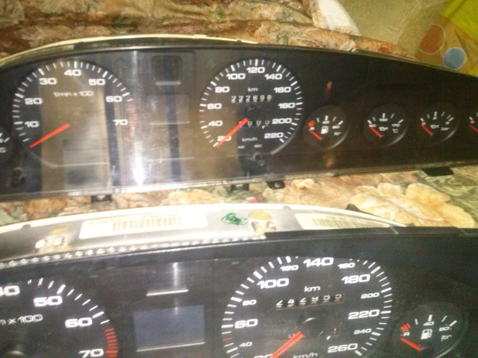 Ну вот и на месте, у БСК глюк прошел. Не знаю, как кому, но мне больше нравится спидометр 220, больше информативней чем 260, да и не пойдет сотка с RT, больше 220. Ну в плане, найти приборку с А6 с4. Ну всем добра, и чтоб все крутилось исправно в ваших машинках… — Audi 100 (C3)