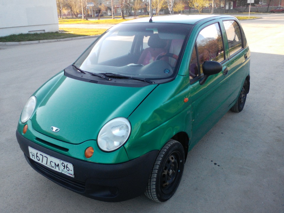 Matiz m100. Дэу Матиз зеленый. Зеленые Дэу Матиз Рестайлинг. Зеленый Daewoo Matiz NASA. Део Матиз 2005 Рестайлинг зеленый глазки.