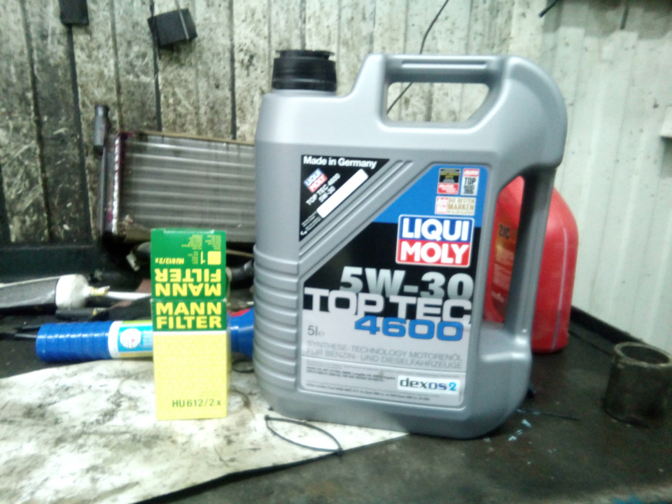 Замена и смена моторного масла — Opel Astra H, 1,8 л, 2011 года ...