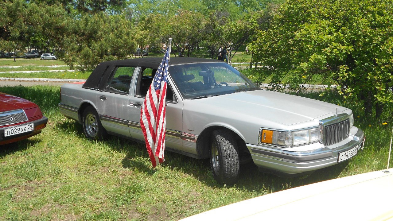 Lincoln Town Car II 5.0 бензиновый 1990 | на DRIVE2