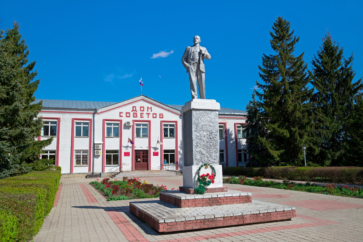 Погода в большом болдино. Дом культуры большое Болдино. Нижегородская область большое Болдино техникум. Де района большое Болдино НКЦ. Мемориал в большом Болдино.