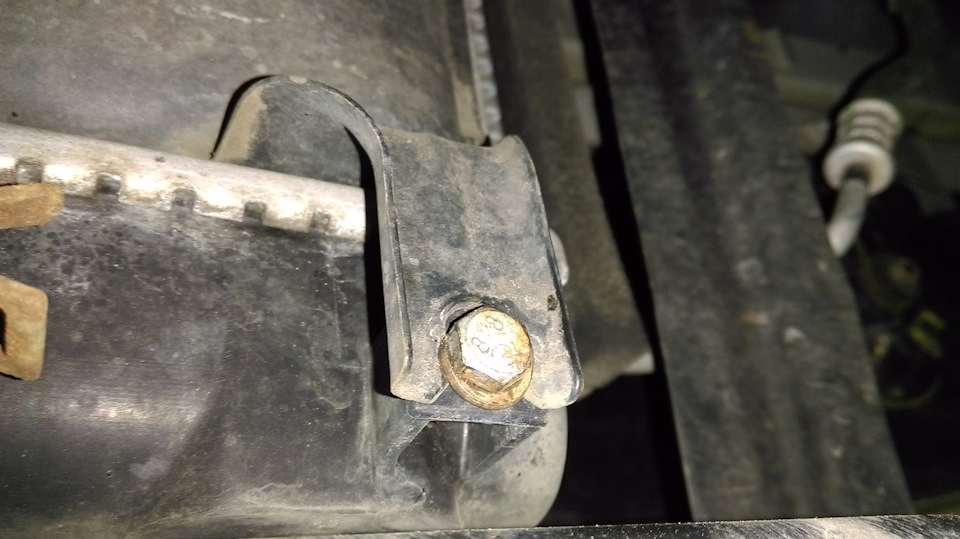 Посторонний шум под капотом))) — Nissan Pixo, 1 л, 2011 года | своими ...