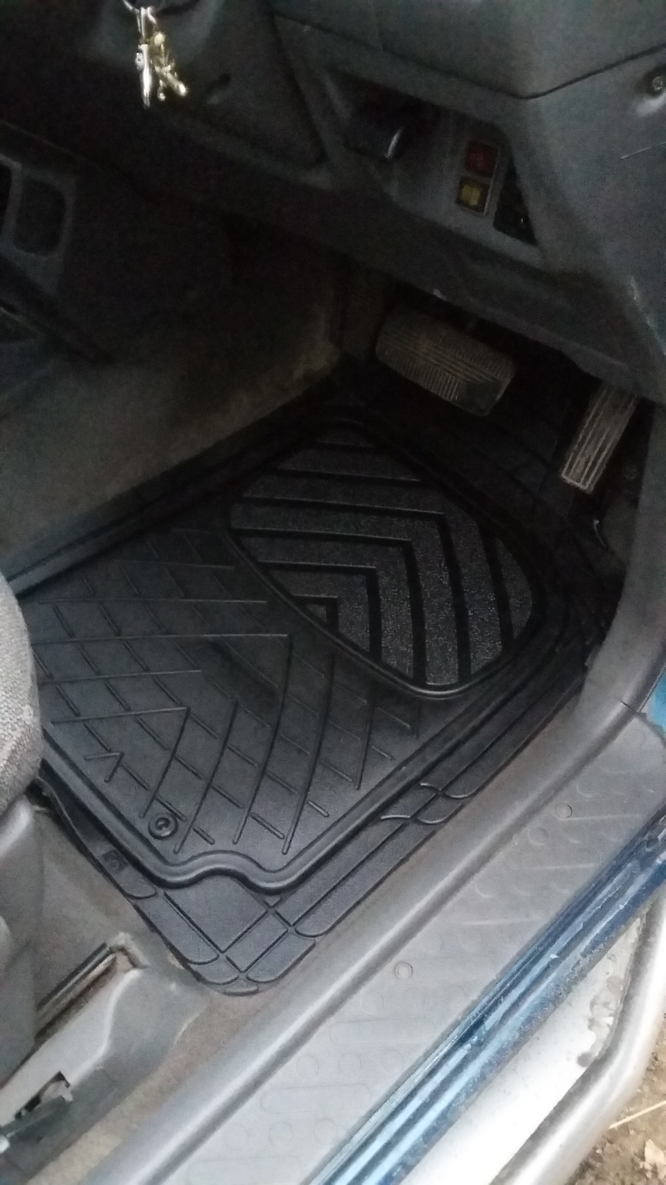 Фото в бортжурнале Nissan Mistral