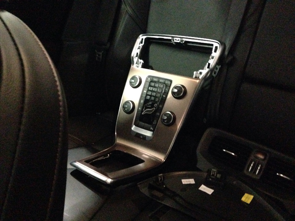 Устанавливаем SENSUS TOUCH в Обухов-Домодедово — Volvo V40 Cross ...