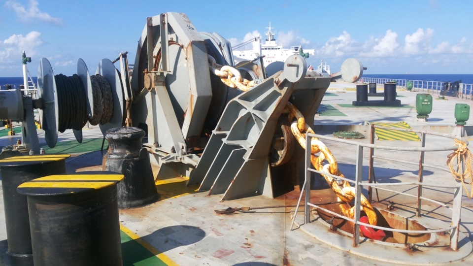 Excursus on the deck of the bulk-oil tanker