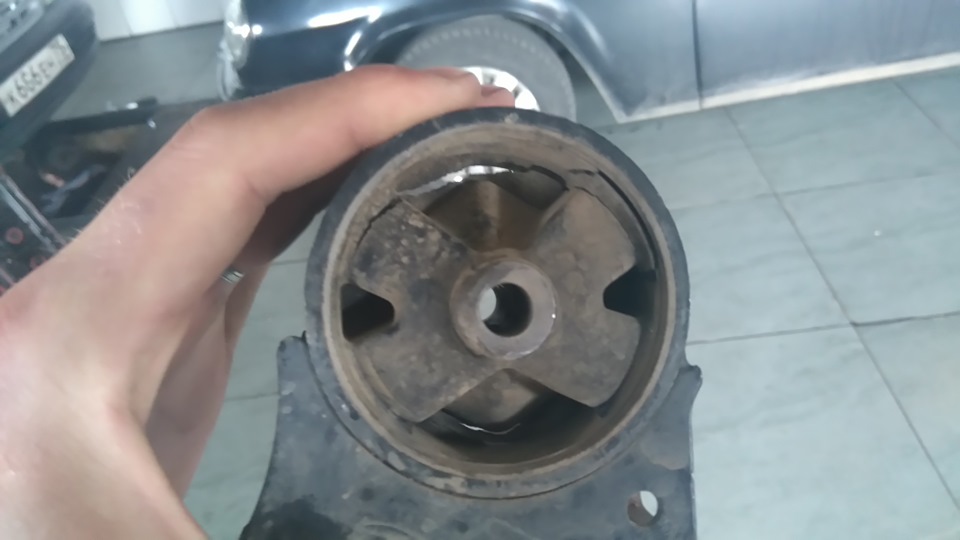 Подушка — Toyota Caldina (190), 1,5 л, 1999 года | визит на сервис | DRIVE2