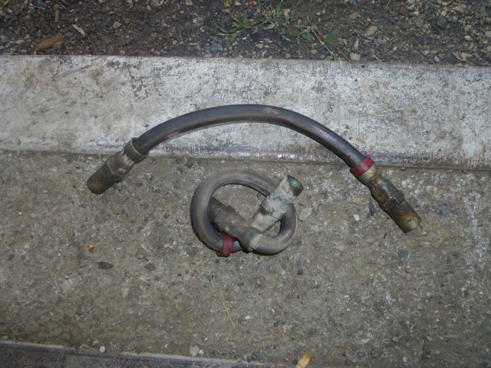 замена задних тормозных шлангов и замена уплотнителей дверей и ...