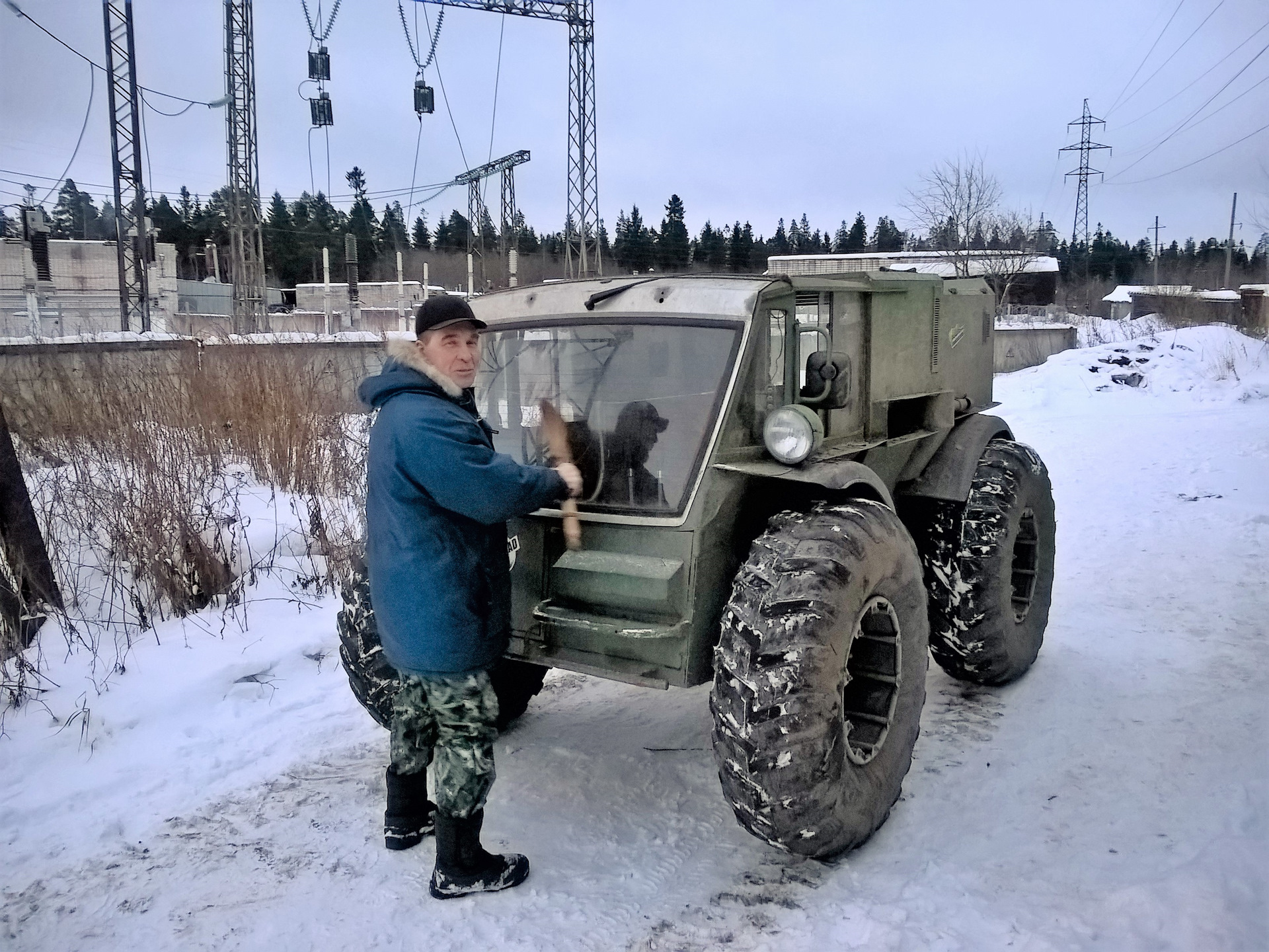 Бортоповоротный вездеход Тритон-1