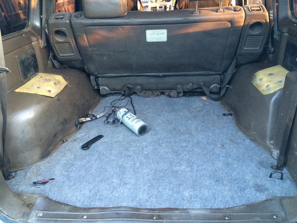 Ковролин в багажник — Mitsubishi Pajero (2G), 2,5 л, 1993 года | своими ...