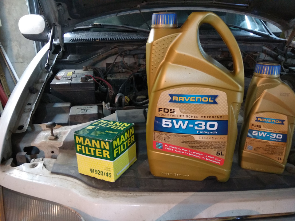 Ravenol FDS 5W30 c допуском Ford + фильтр MAN — Ford Expedition (1G). Запчасти на фото: W92045