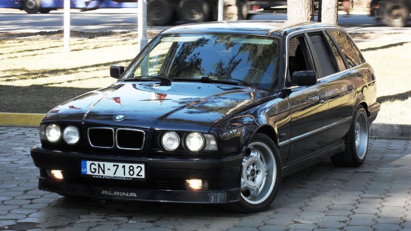 bmw универсал 1995 bmw универсал 1995