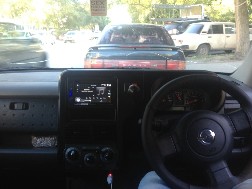 Обтянул руль кожаной оплеткой! — Nissan Cube II, 1,4 л, 2005 года ...