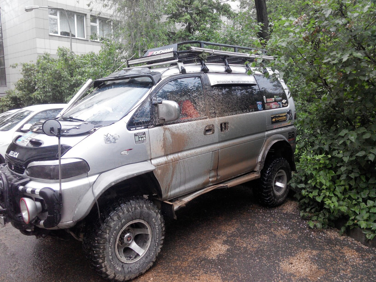 Тюнинг delica. Делика l400. Мицубиси Делика л400. Митсубиси Делика 4х4 1996. Митсубиси Делика 2.