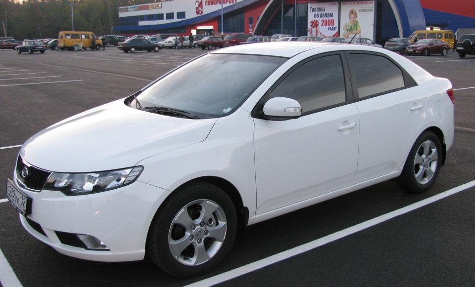 Белый киа серато фото Зимние диски - KIA Cerato (2G), 1,6 л, 2010 года стайлинг DRIVE2