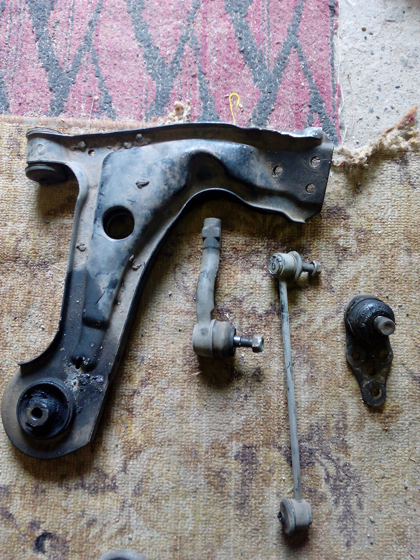 загнуло рычаг. согнут рычаг передней. загнуло рычаг. Toyota corolla 1997 передние рычаги. загнуло рычаг.