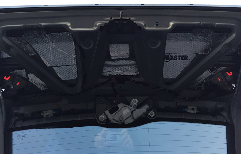 Карпет StP на облицовку багажной двери. — BMW X3 (E83), 3 л, 2006 года ...