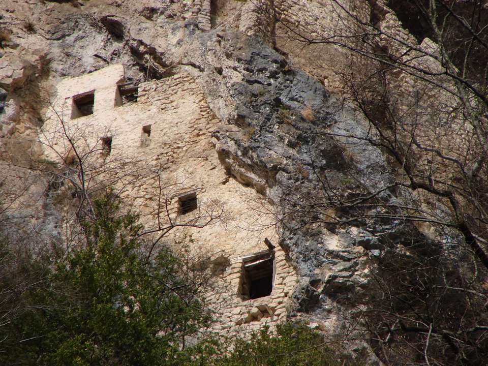 скальный монастырь в абхазии как добраться на машине. Смотреть фото скальный монастырь в абхазии как добраться на машине. Смотреть картинку скальный монастырь в абхазии как добраться на машине. Картинка про скальный монастырь в абхазии как добраться на машине. Фото скальный монастырь в абхазии как добраться на машине