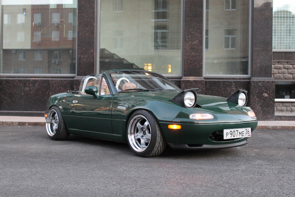 Mazda Miata 1995 stance