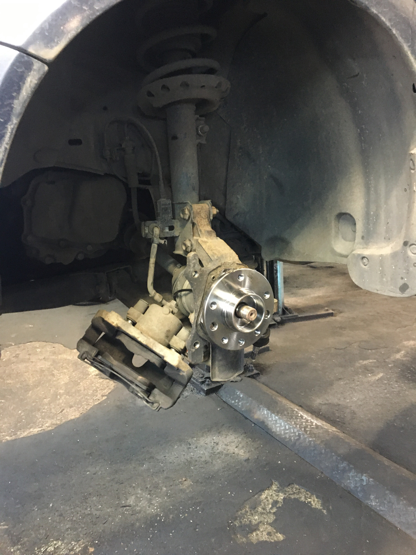 Замена ступичных подшипников — Opel Astra H, 1,8 л, 2007 года ...