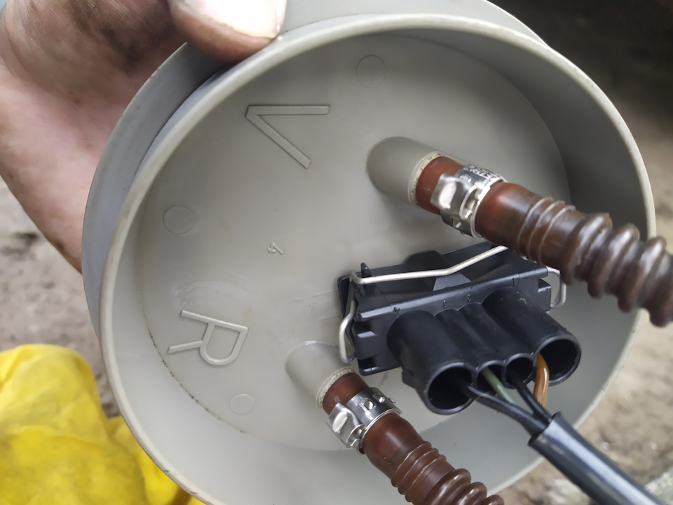 Маркировка на обратной стороне крышки) — Volkswagen Passat Variant (B4)