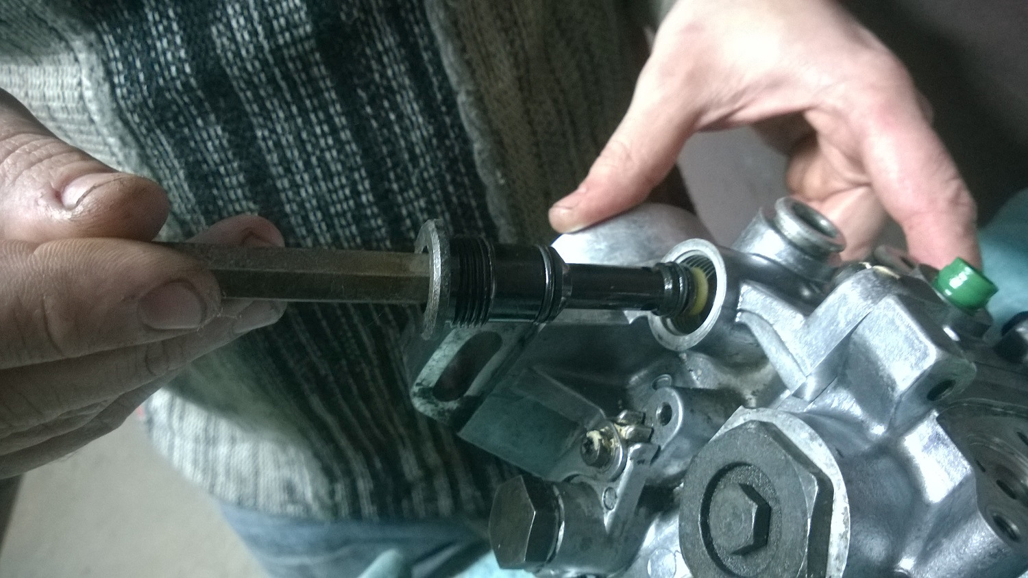 Заклинил тнвд. Резиновые прокладки на ТНВД Форд Транзит 2.5 Diesel | Bosch ve - 0 460 414 073.. Гидравлический насос высокого давления для уплотнительной смазки. Замена уплотнений корректора ТНВД. Клапан УОПТ замена резинок.