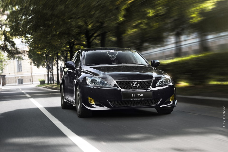 Lexus is фото