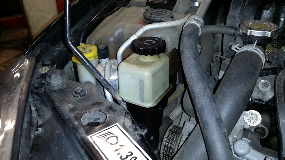 Выдавило жидкость ГУР из бачка — ГАЗ Сайбер, 2,4 л, 2009 года | поломка ...