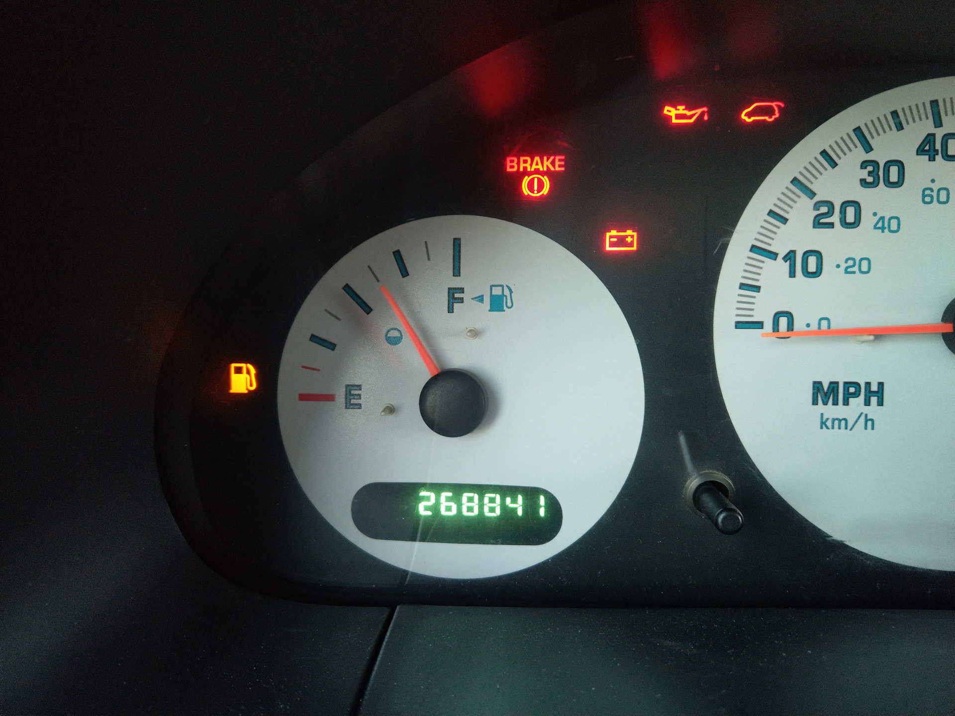 Стрелка уровня топлива сошла с ума — Dodge Caravan IV, 2,4 л, 2003 года ...