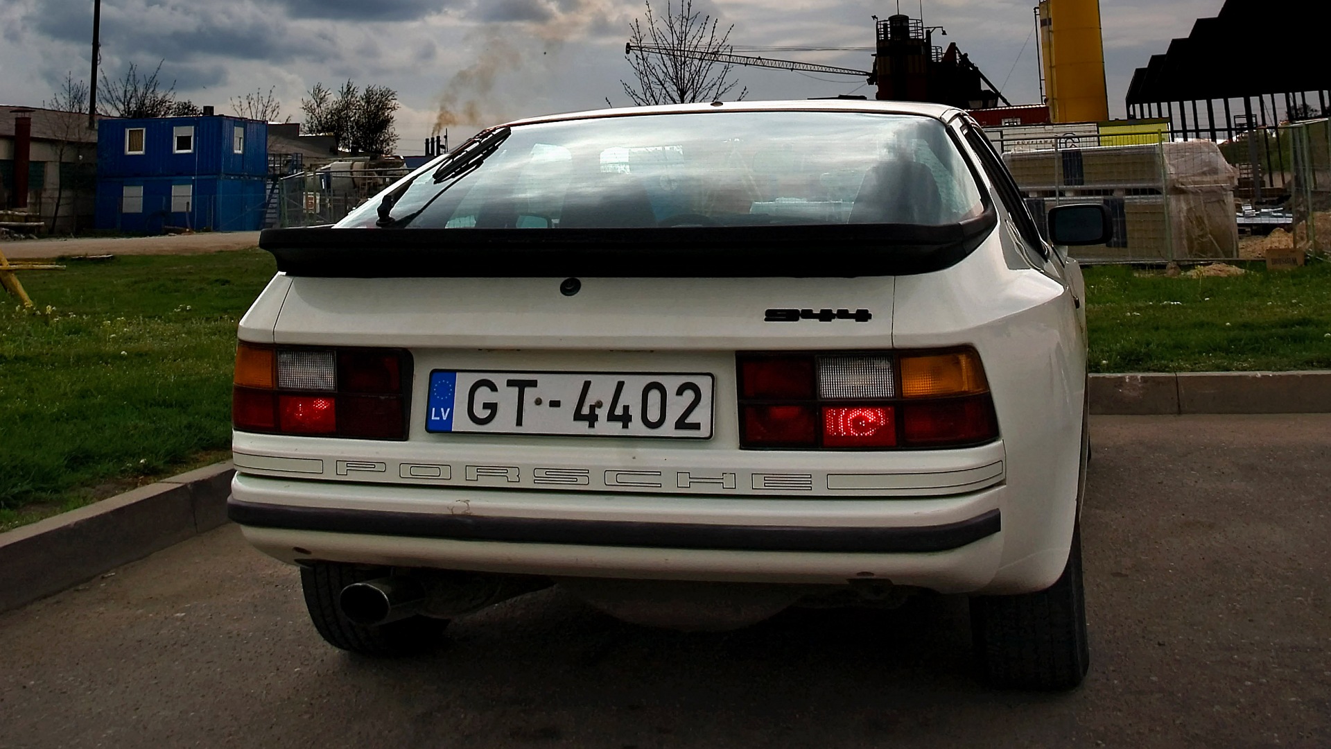 Porsche 944 2.5 бензиновый 1986 | II Alpinweiß на DRIVE2