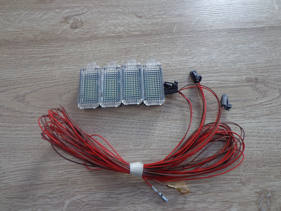 Подсветка пространства ног — Skoda Octavia A5 Mk2, 1,6 л, 2010 года ...