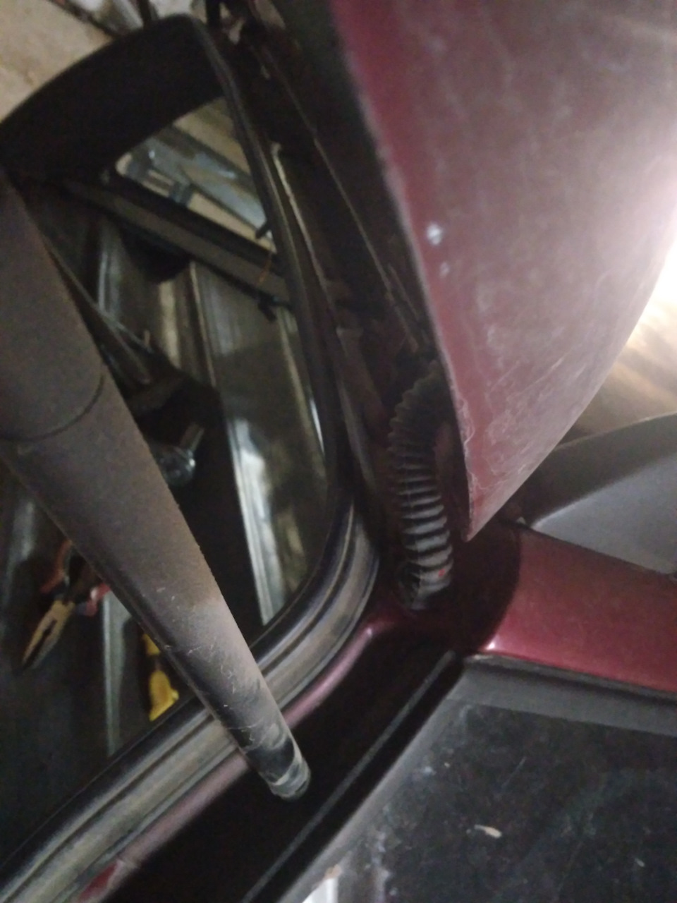 Омывайка заднего стекла — Opel Astra F, 1,7 л, 1995 года | своими ...