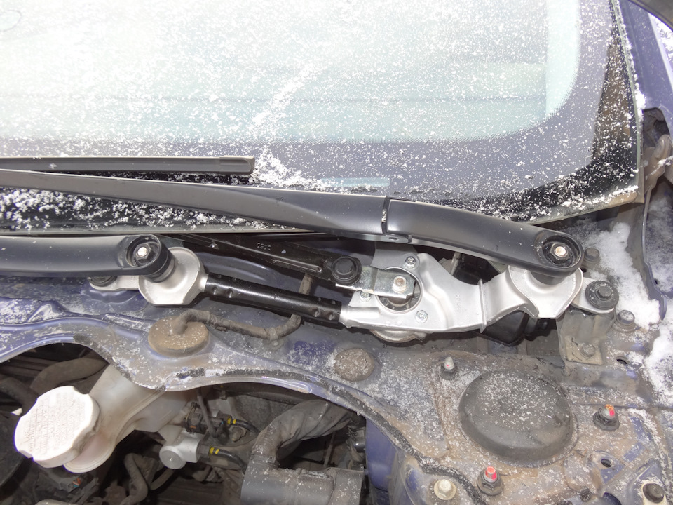 Разорвало трапецию стеклоочистителя — Hyundai i30 (2G), 1,6 л., 2012 ...