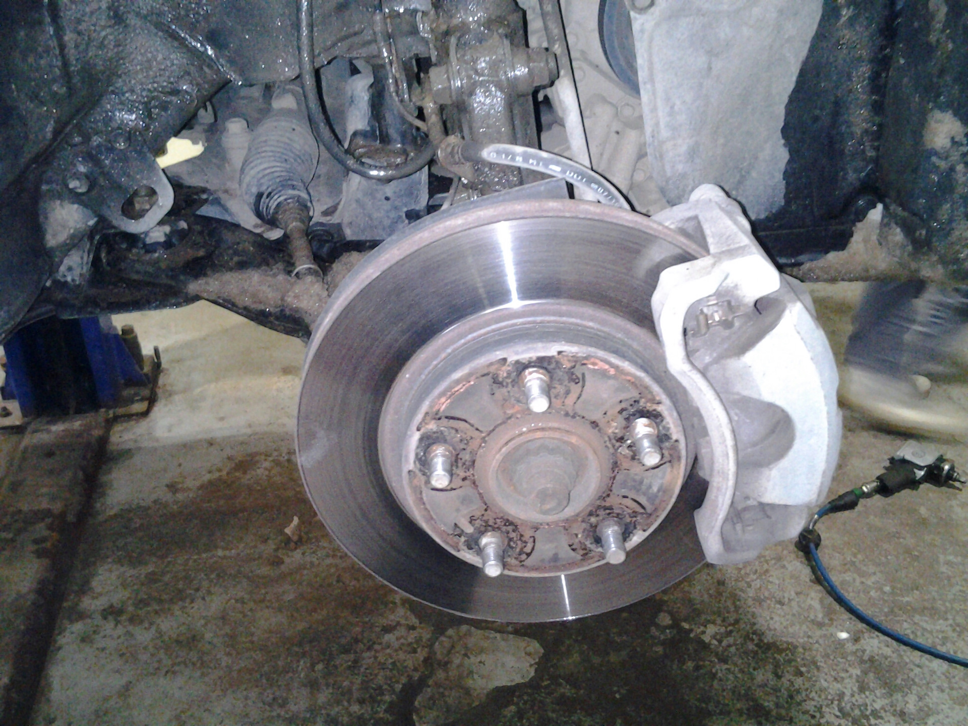 Поставил тормозные колодки Nisshinbo — Toyota Corolla (140/150), 1,6 л ...