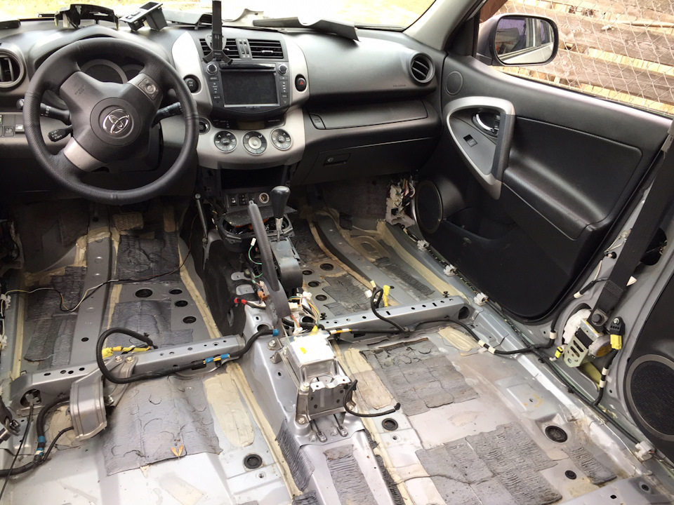 Снял торпеду — Toyota RAV4 (III)