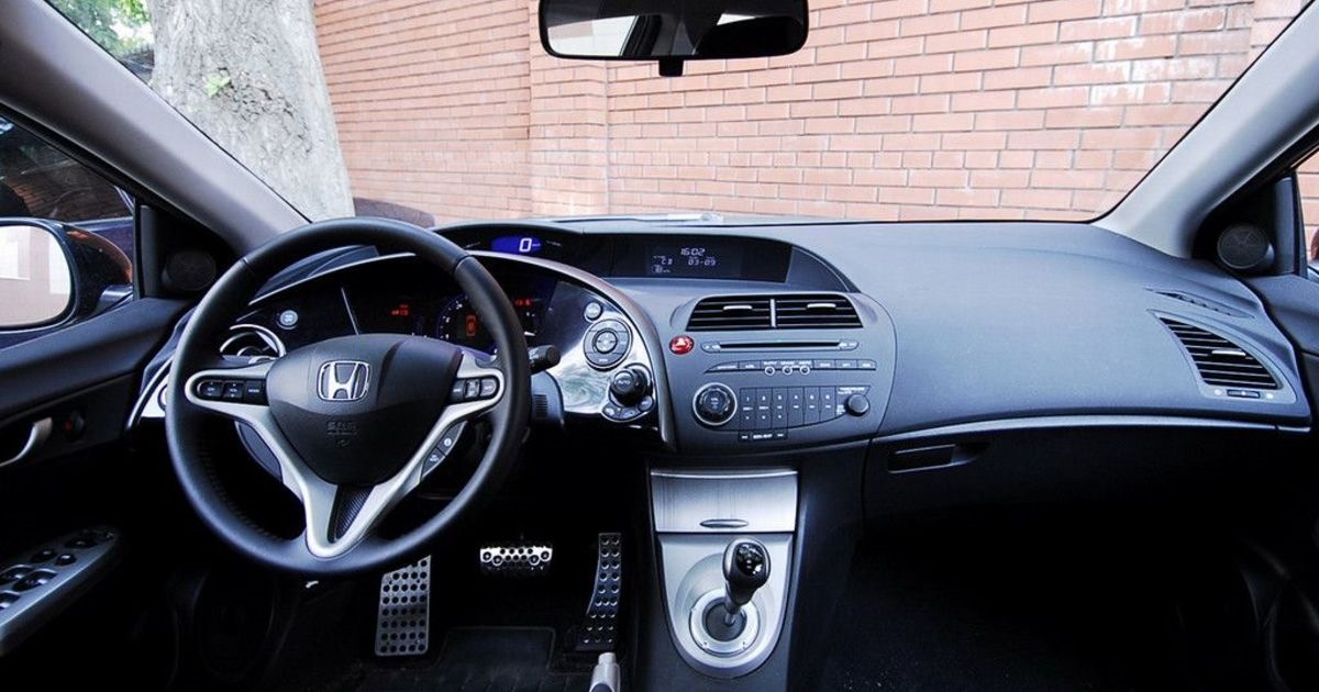 Хонда механика. Honda Civic 5d хэтчбек салон. Honda Civic 2008 хэтчбек салон. Honda Civic 5d 2008 салон. Хонда Цивик 5д механика.