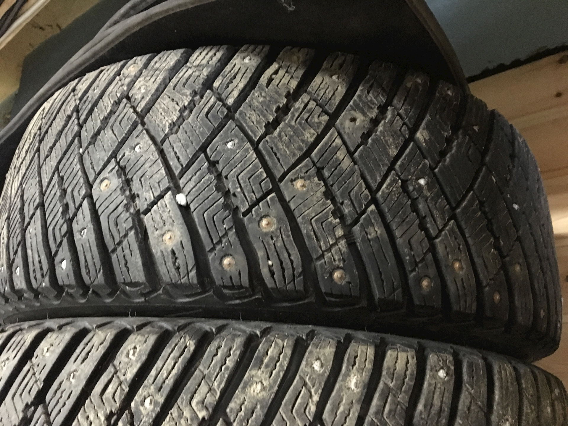 Ultra grip ice arctic. Goodyear ULTRAGRIP Ice Arctic. Goodyear ULTRAGRIP 600. Goodyear Ice Arctic. Гудиер шипы 15.