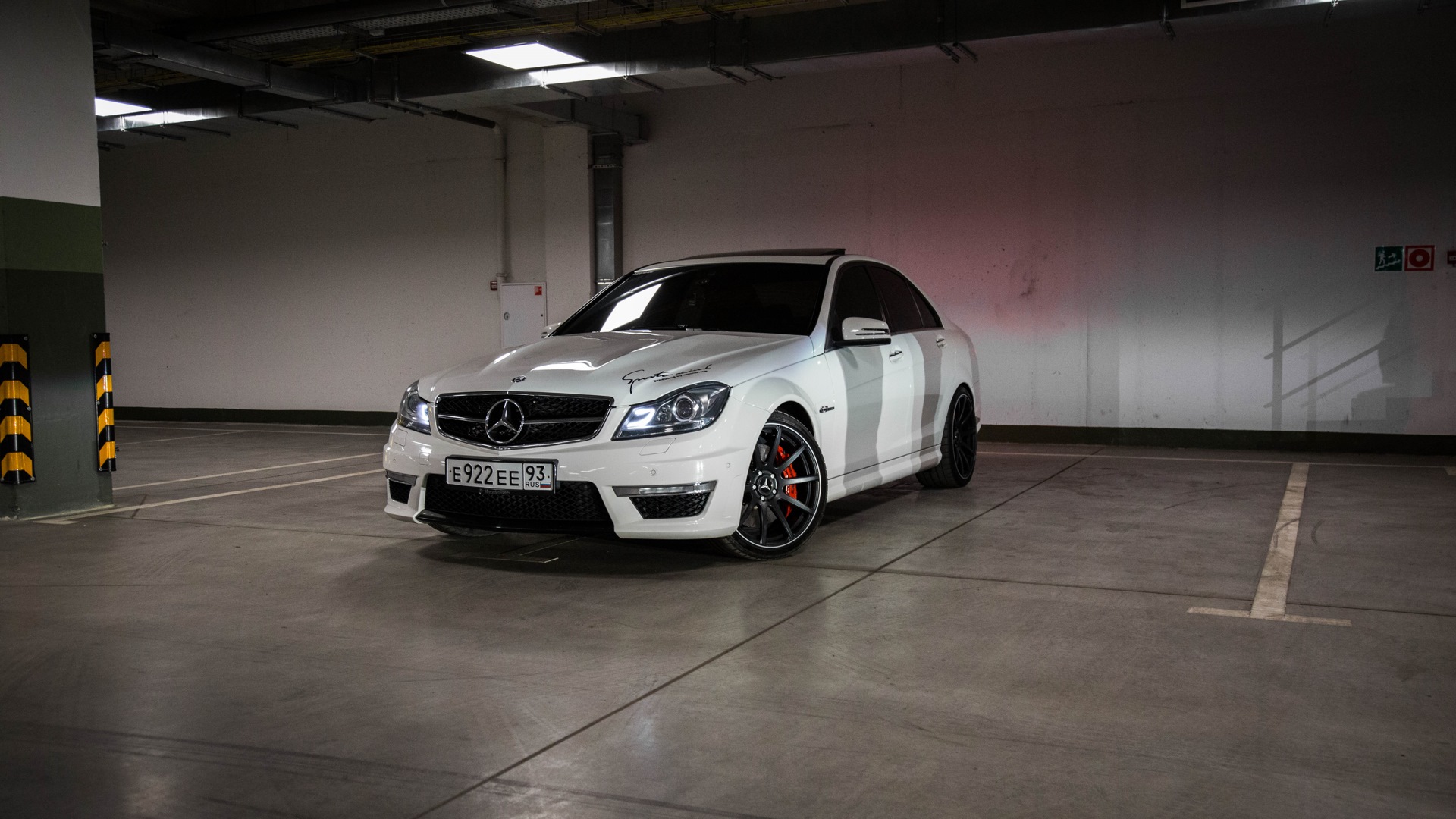 Mercedes-Benz C 63 AMG (W204) 6.2 бензиновый 2012 | Гонка на DRIVE2