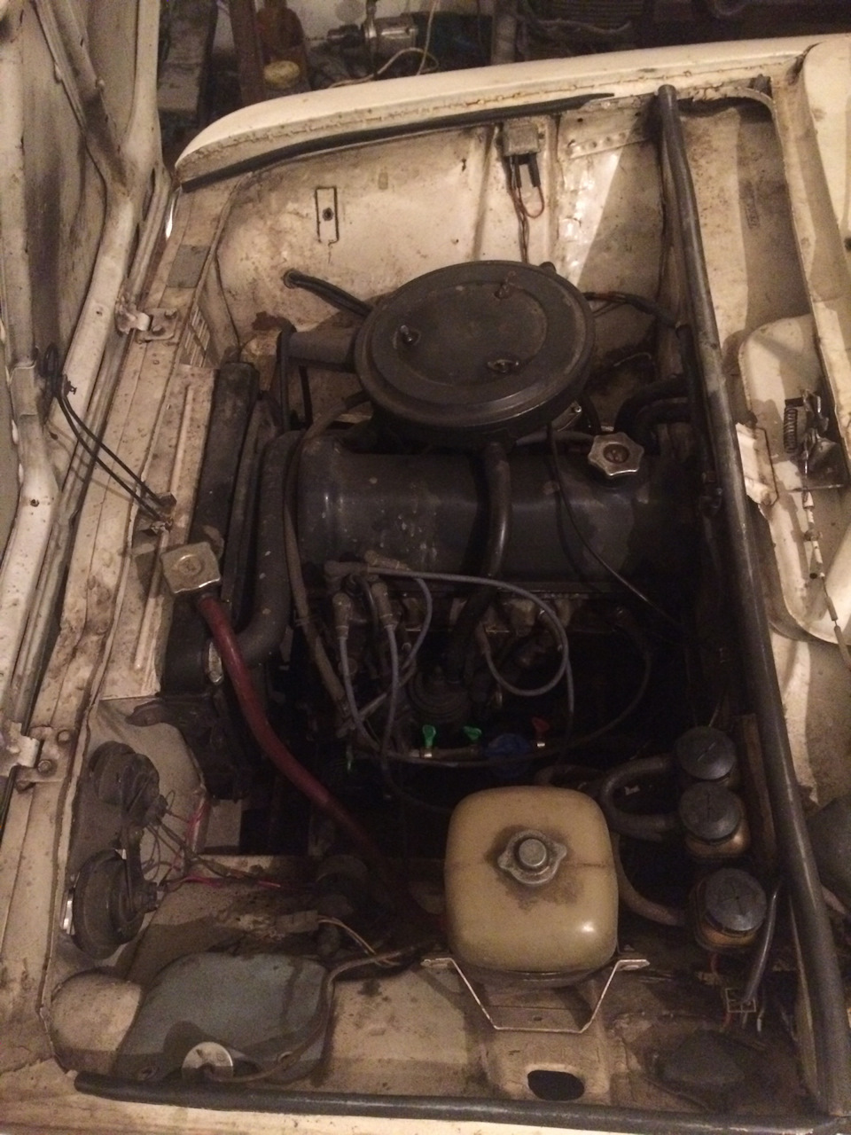 Шейвинг подкапотного пространства — Lada 21011, 1,5 л, 1973 года ...