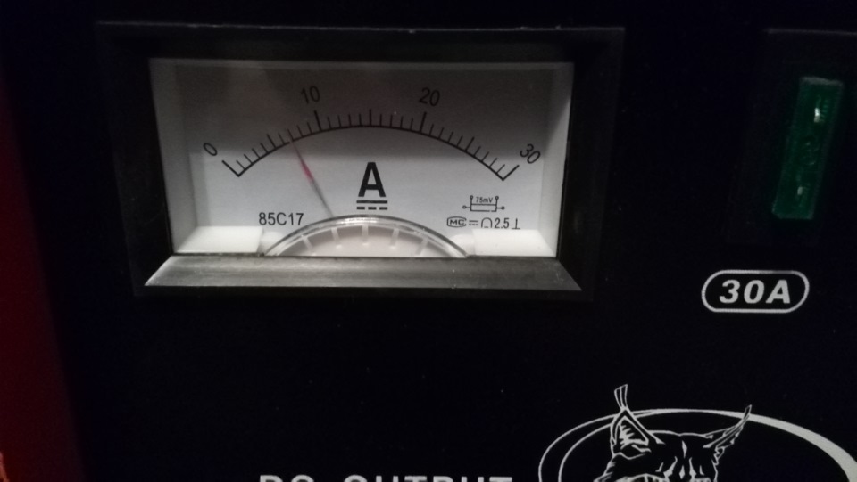 Зарядное для аккумулятора — Audi A4 (B5), 1,9 л, 2000 года | аксессуары ...