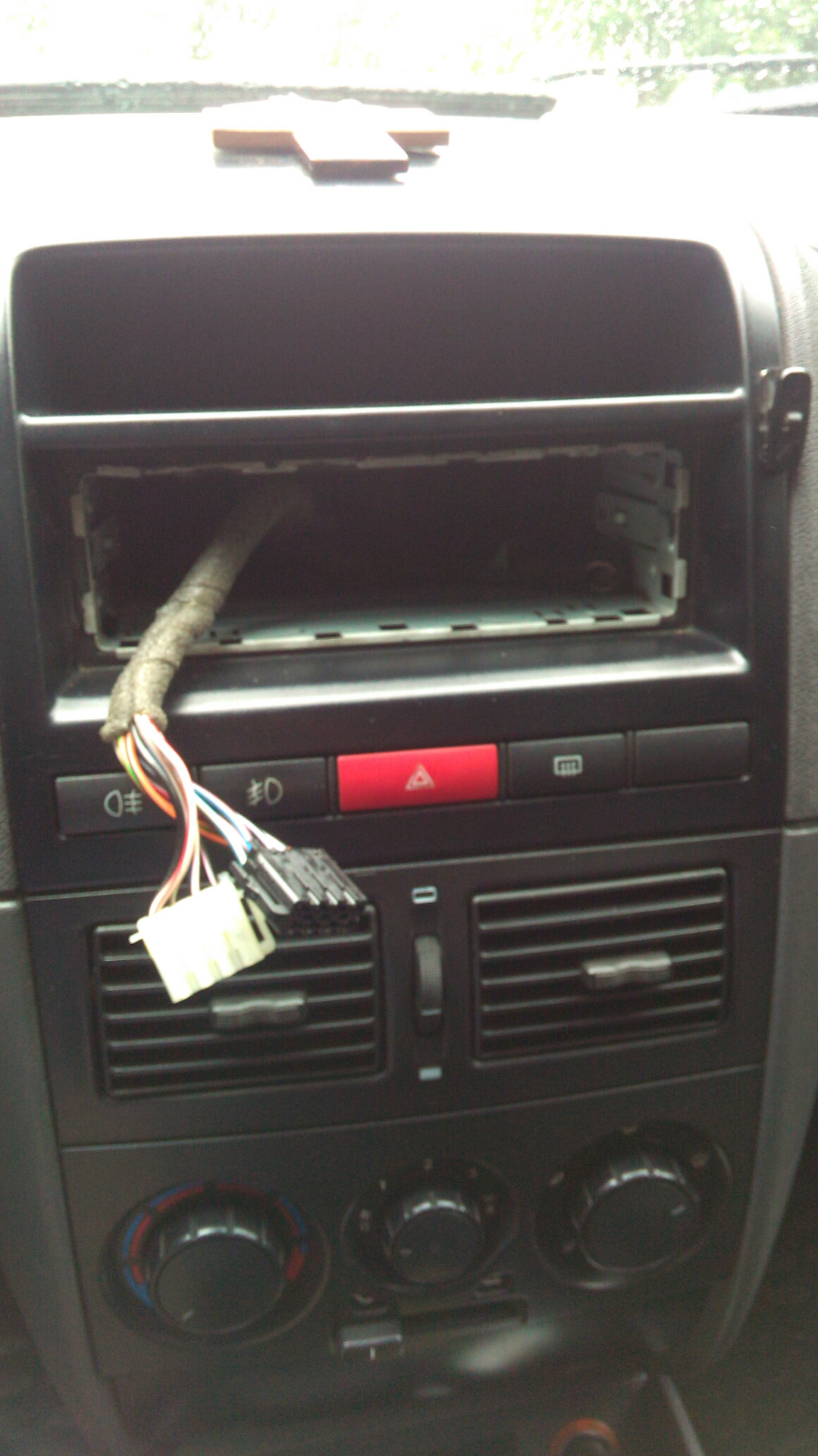 Автомагнитолы фиат альбеа. Магнитола din 2 в фиат албеа. Автомагнитолы фиат альбеа. Автомагнитолы фиат альбеа. Переходная рамка 2 din fiat albea.