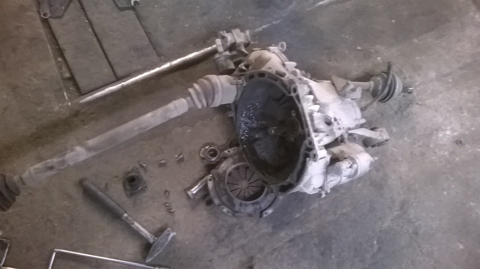 Сказ о том как потек сальник первичного вала((( — Lada 21099, 1,5 л ...