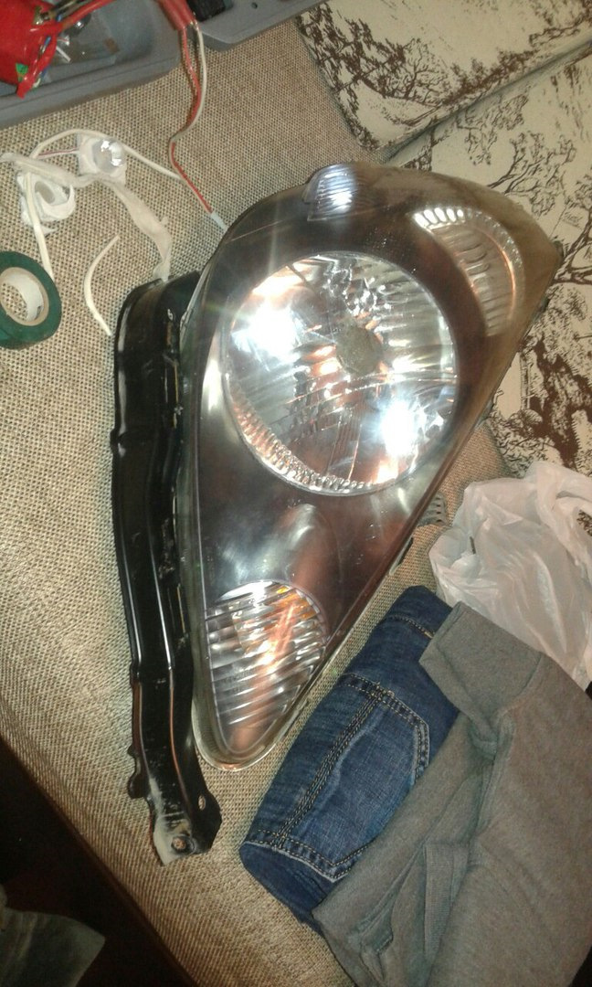 Полировка и покрытие лаком фар — Honda Jazz (1G), 1,2 л., 2006 года ...