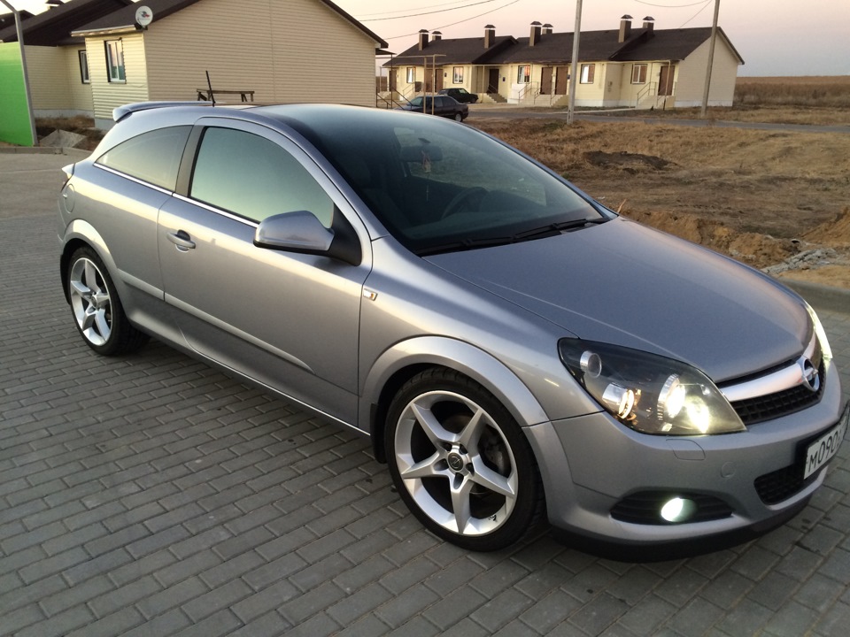 Opel Astra h GTC 2010