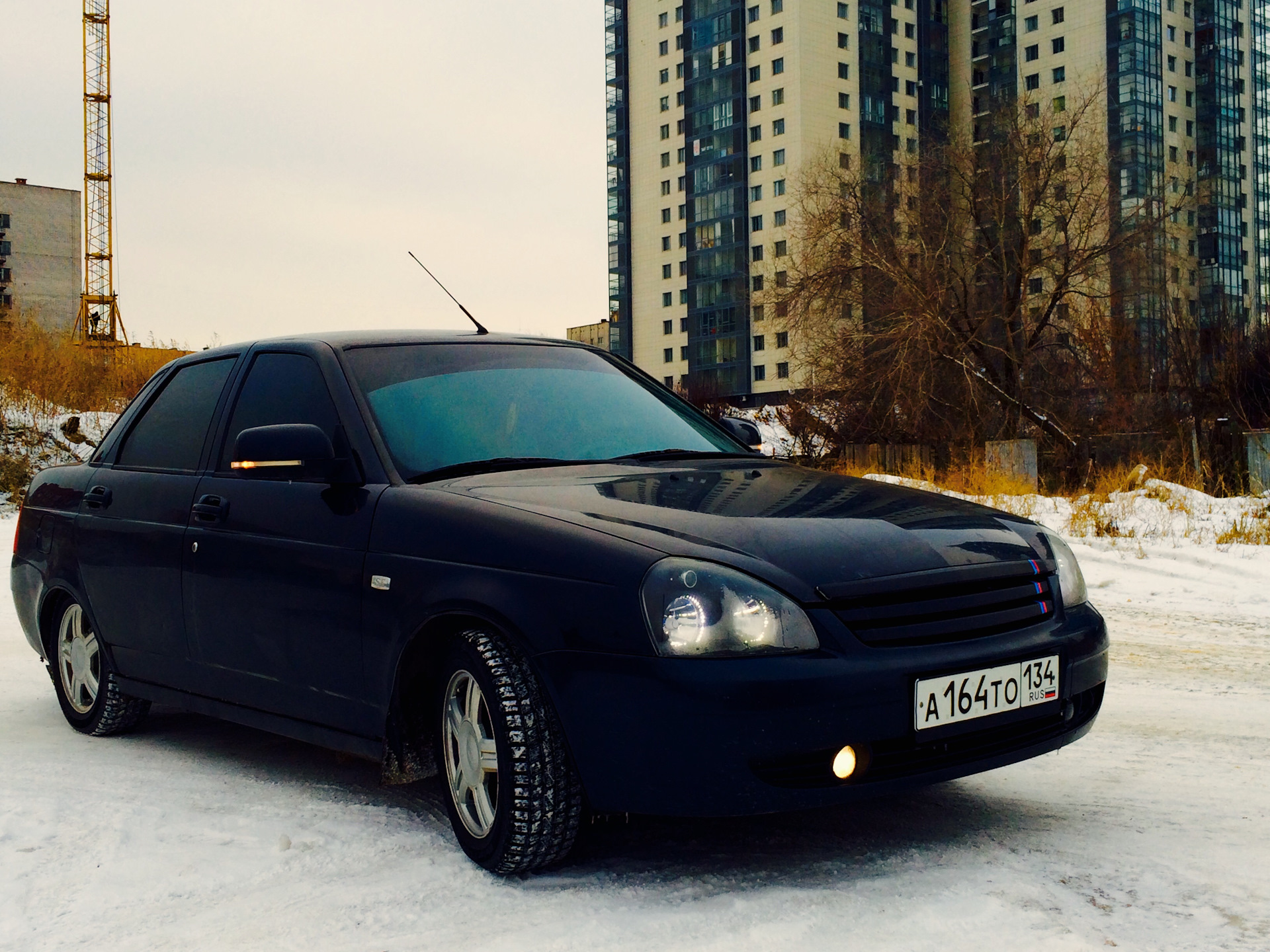 Lada Priora черная 70