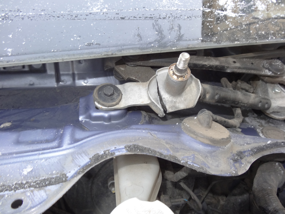 Разорвало трапецию стеклоочистителя — Hyundai i30 (2G), 1,6 л., 2012 ...