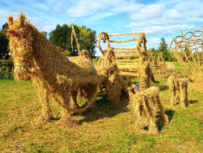 Поделки из тюков сена своими руками фото