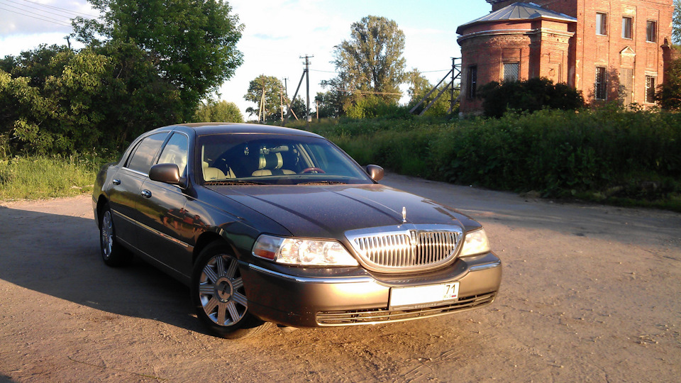 Lincoln Town Car Signature V8 4.6L