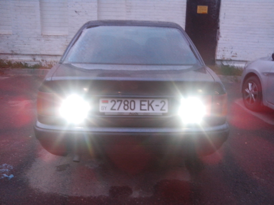 Светодиодные лампы в фары заднего хода — Audi 100 (C4), 2,8 л, 1991 ...
