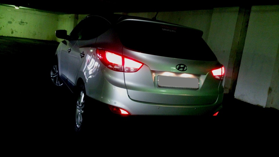 Заменил тормозные колодки и лампы ближнего света — Hyundai ix35, 2 л ...