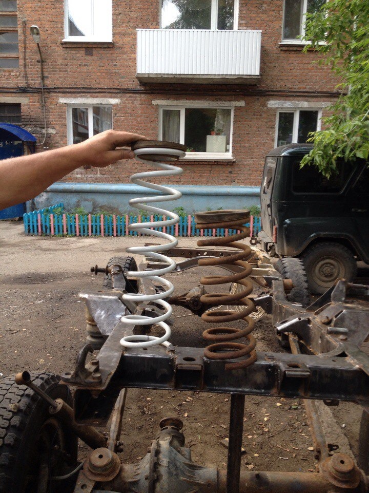 (3 этап) Подготовка рамы, переход на рессоры от Волги и пружины от Нивы ...